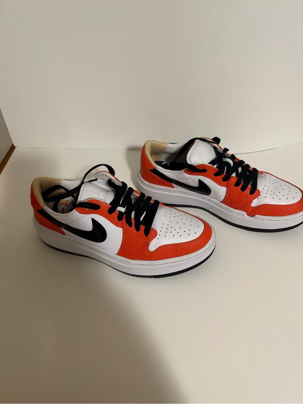 Nike Kids Low-Top Sneakers in White, Orange & Black
